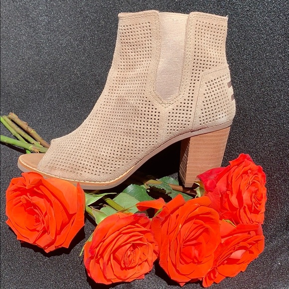 Toms Shoes - Toms Beige Leather Heel Peekaboo Toe